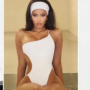 THE JODIE ONE-PIECE SWIMSUIT - SEXY WHITE IN SMALL SIZE.